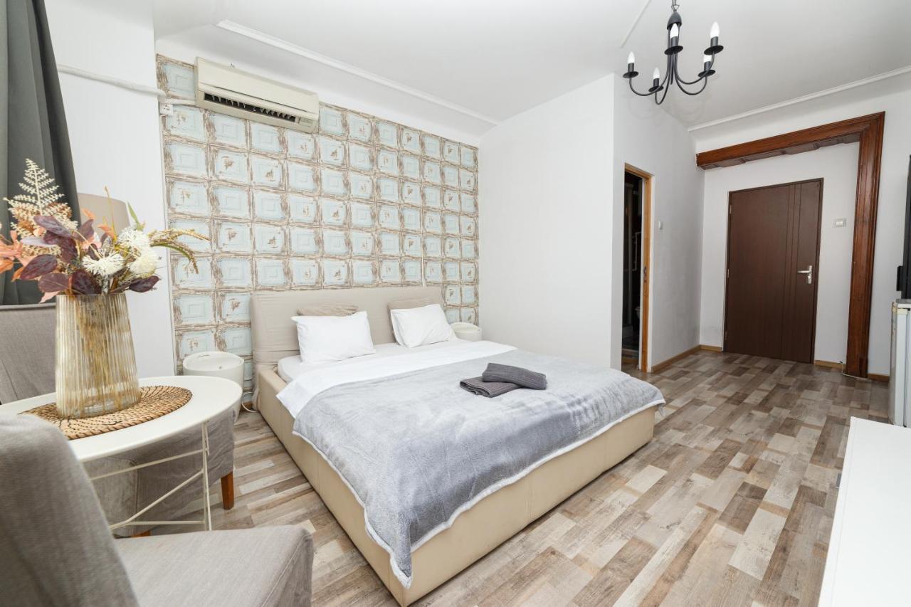 Color Apartments Street Blanari 12 Bucharest Luaran gambar