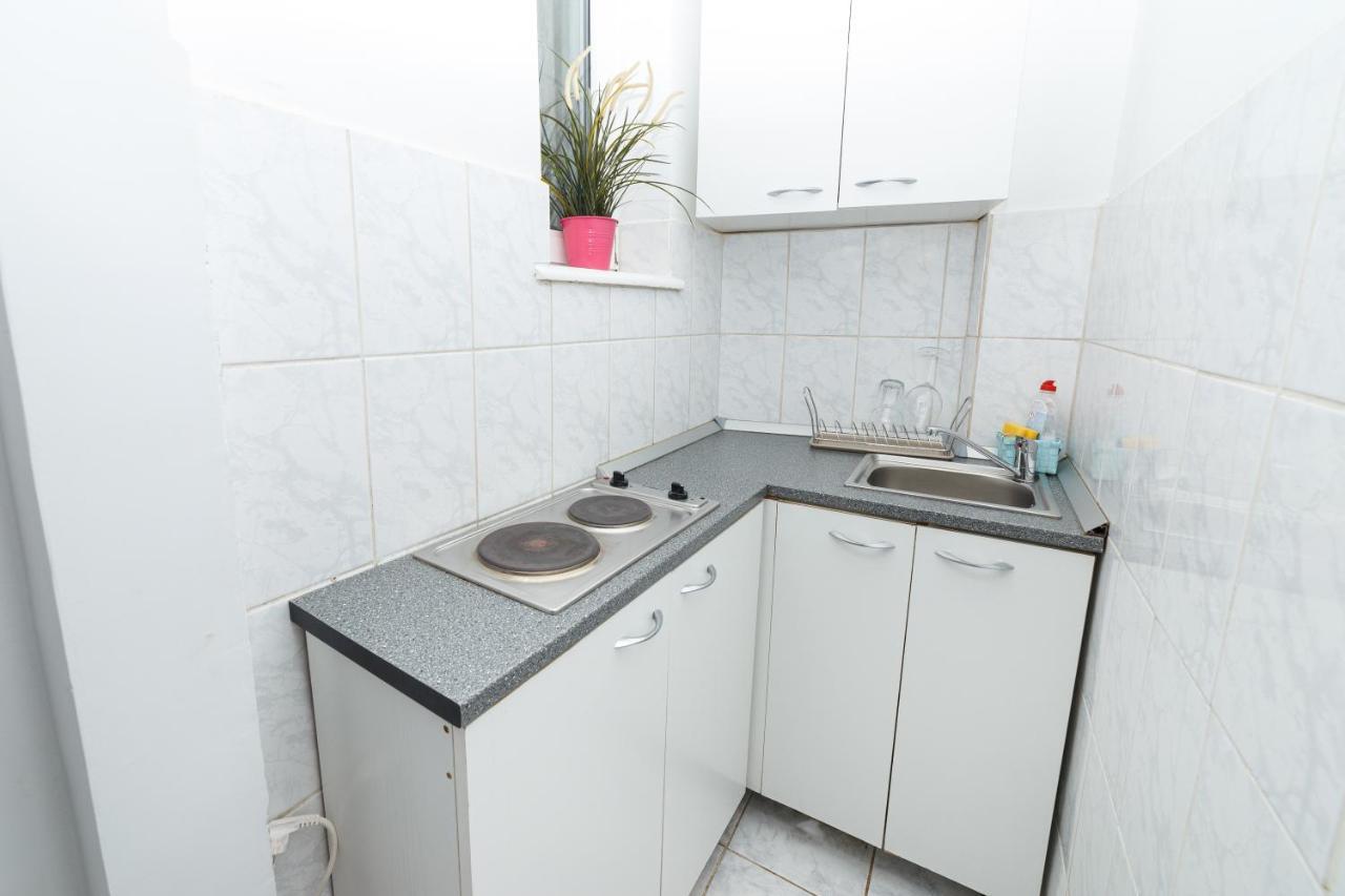 Color Apartments Street Blanari 12 Bucharest Luaran gambar