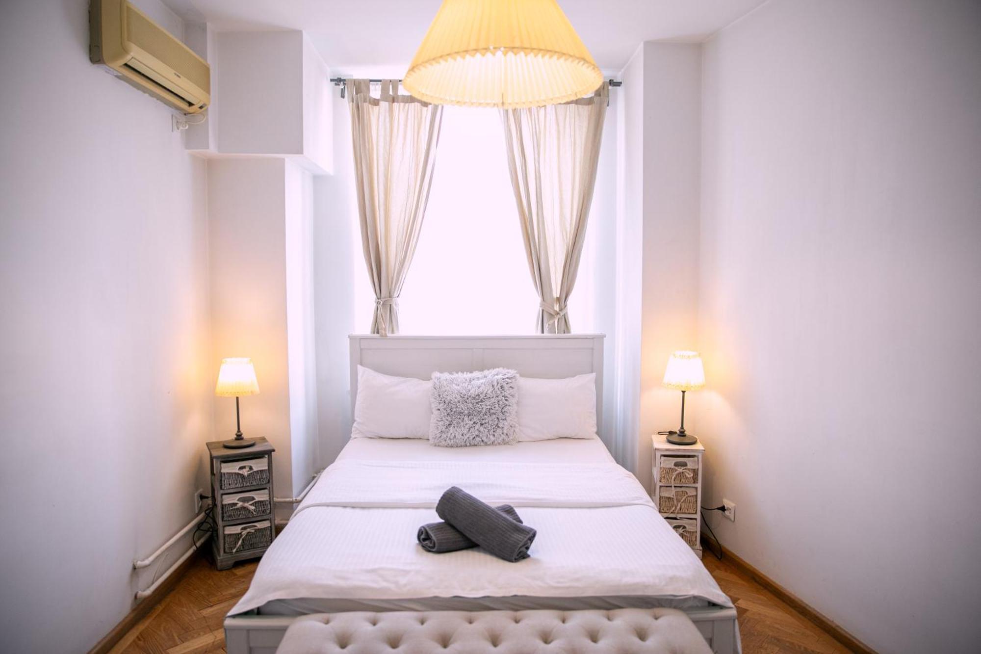 Color Apartments Street Blanari 12 Bucharest Luaran gambar