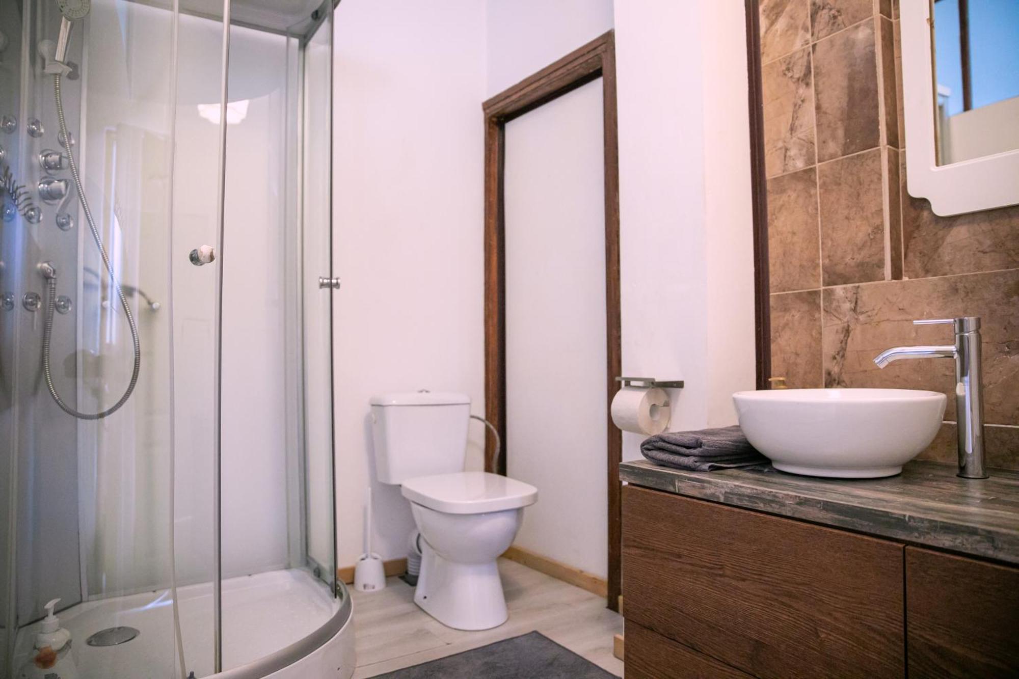Color Apartments Street Blanari 12 Bucharest Luaran gambar