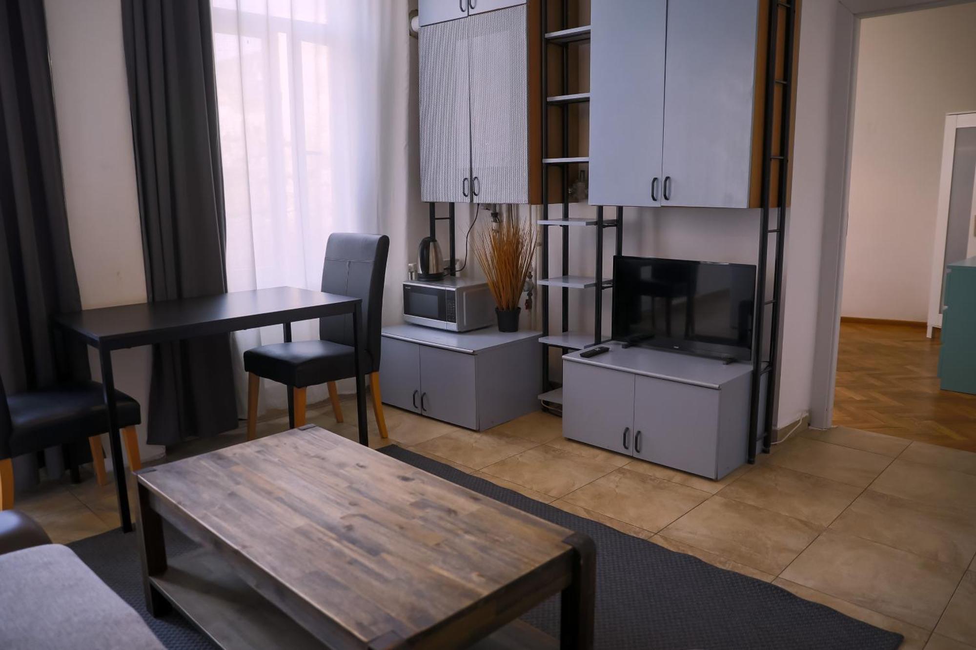 Color Apartments Street Blanari 12 Bucharest Luaran gambar