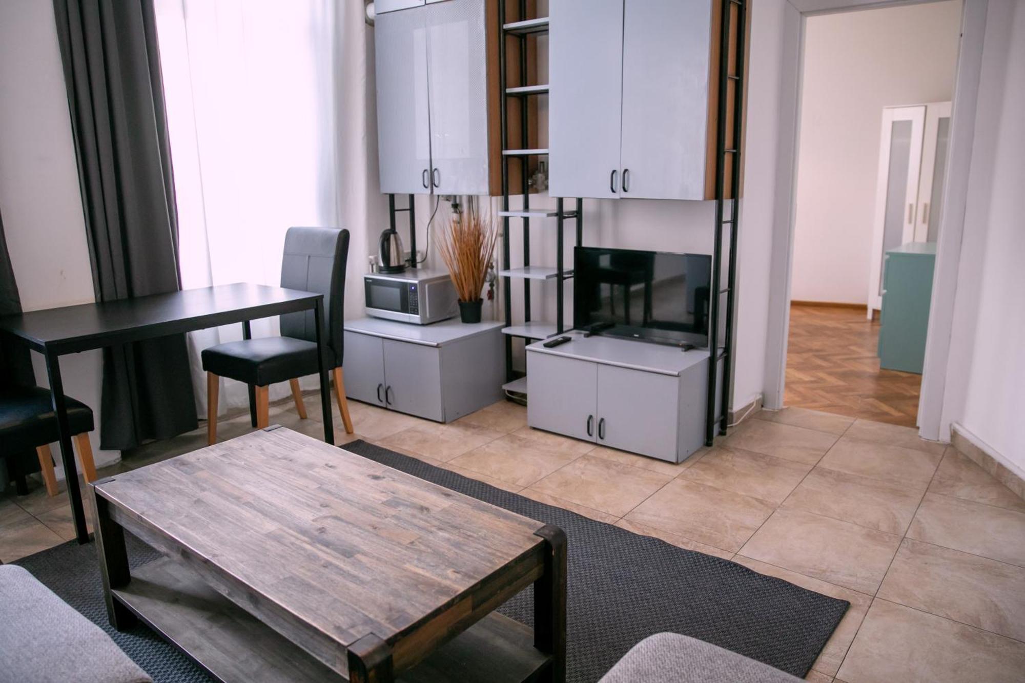 Color Apartments Street Blanari 12 Bucharest Luaran gambar