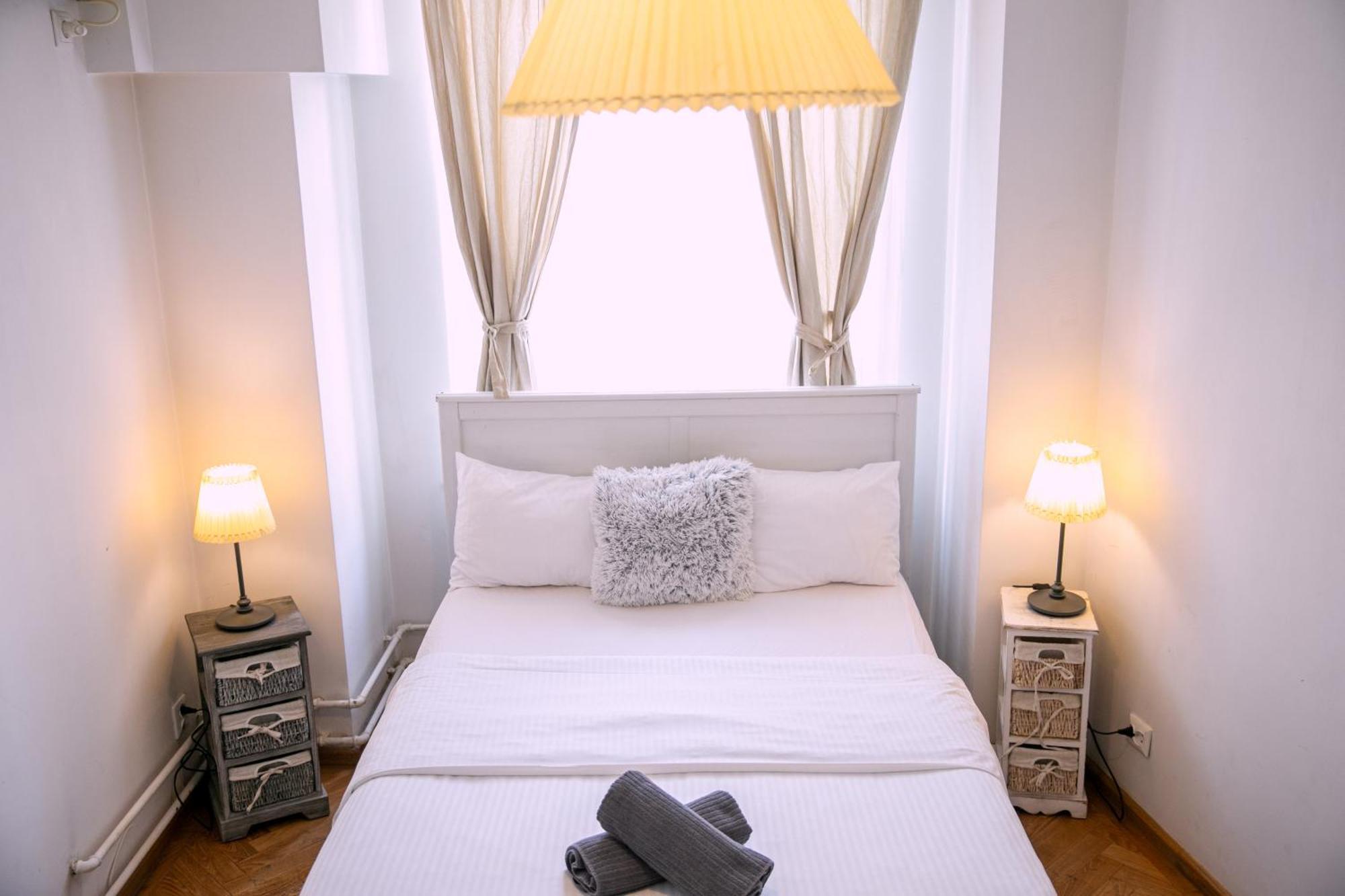 Color Apartments Street Blanari 12 Bucharest Luaran gambar