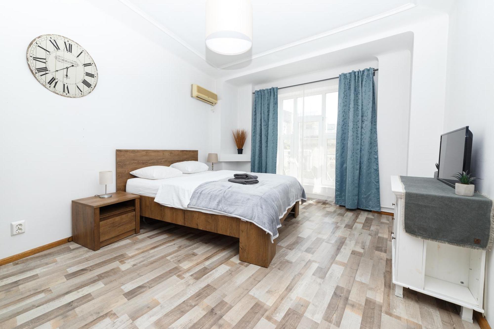 Color Apartments Street Blanari 12 Bucharest Luaran gambar