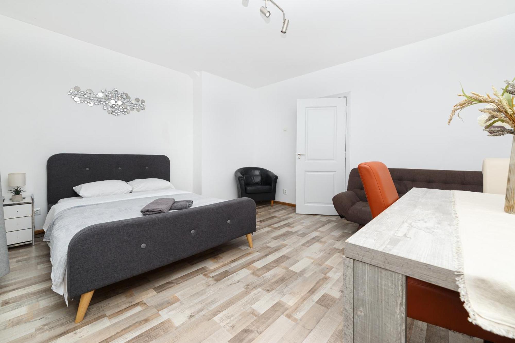 Color Apartments Street Blanari 12 Bucharest Luaran gambar